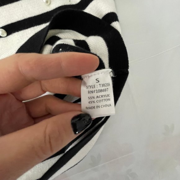 Lipslide stripped black and white top small - Picture 3 of 7